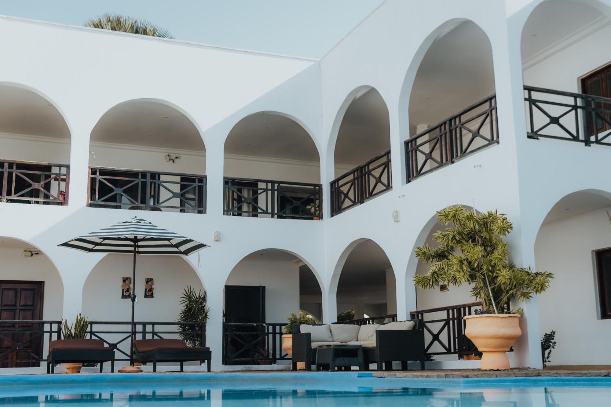 Harmony Resort Boutique Hotel Banjul Exterior photo