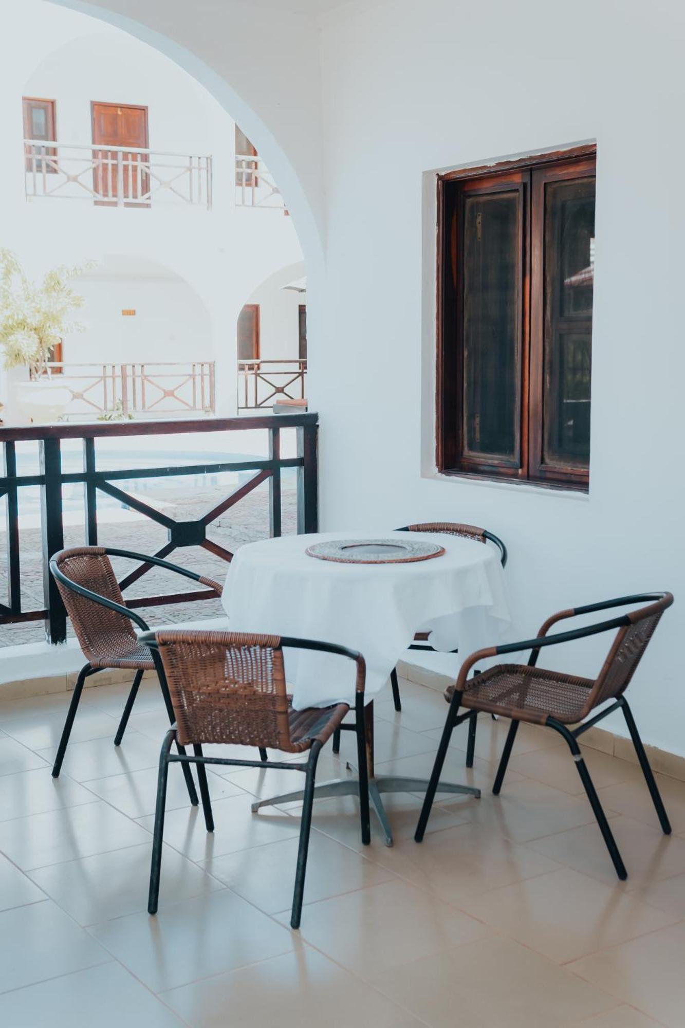 Harmony Resort Boutique Hotel Banjul Exterior photo